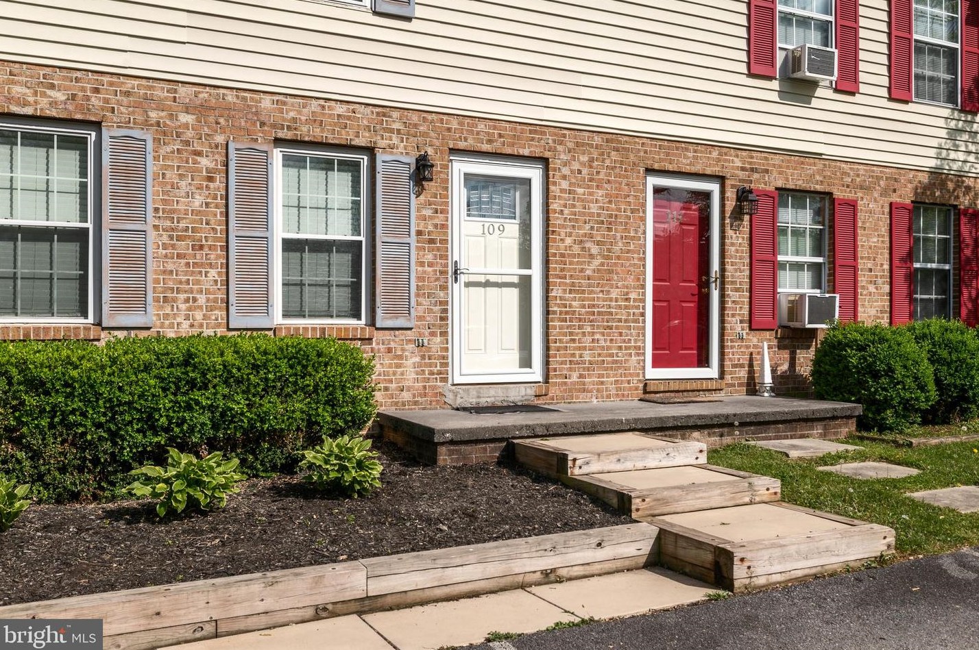 109 Warren Cir, Stephens City, VA 22655