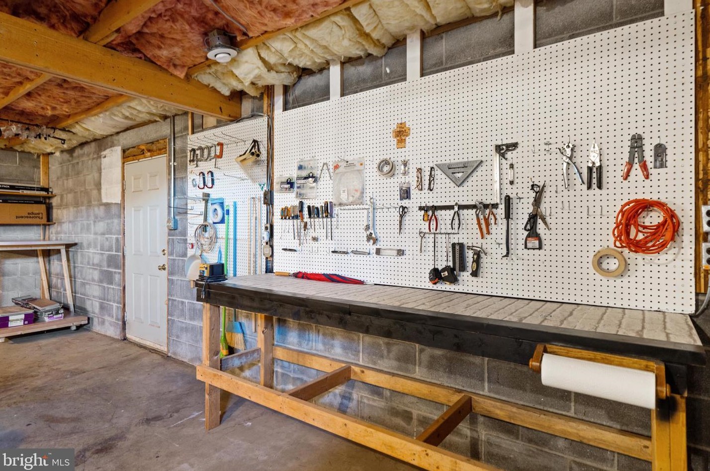 208 Sorrel Ln, Winchester VA  22602-4756 exterior