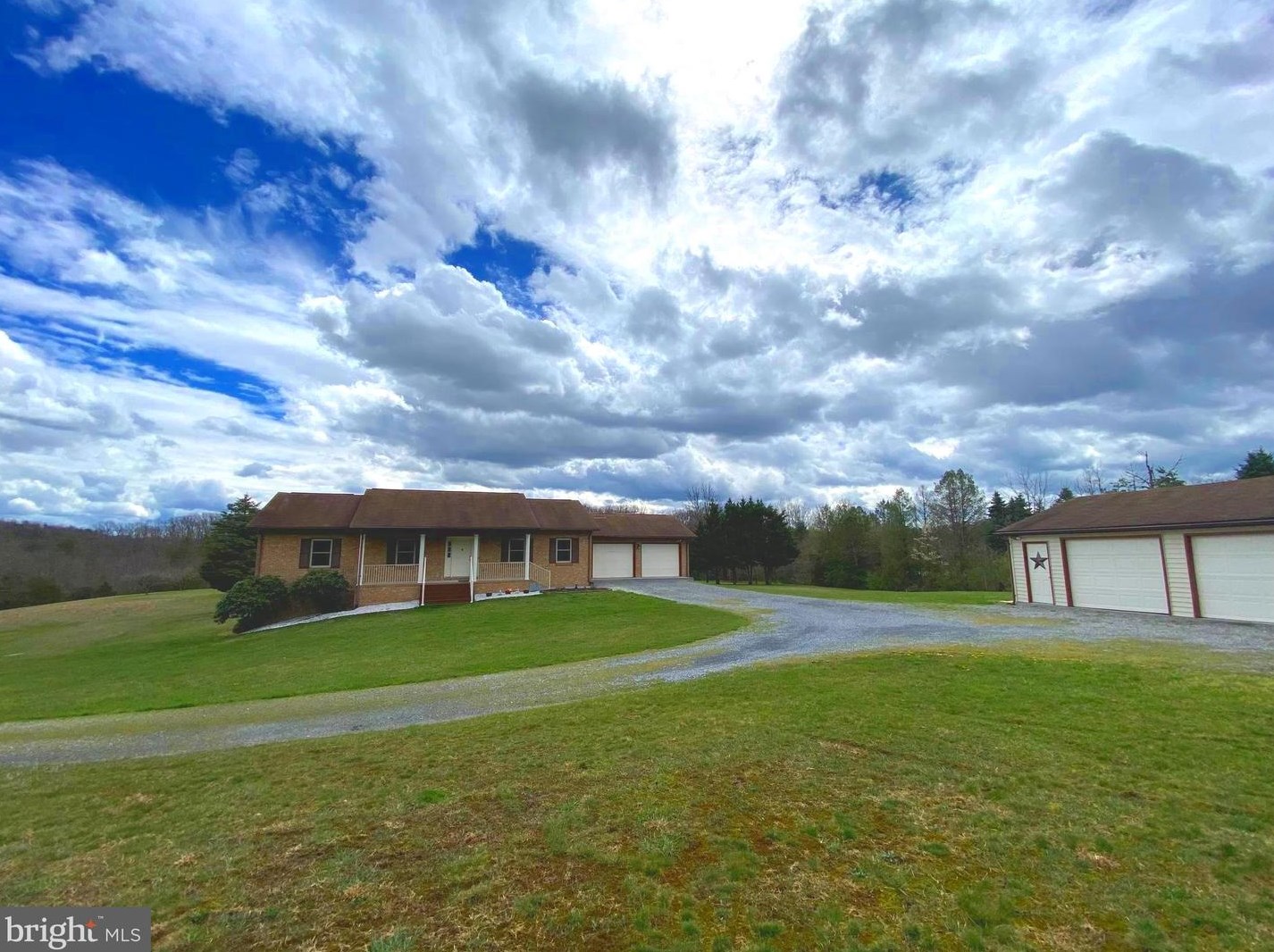 208 Sorrel Ln, Winchester VA  22602-4756 exterior