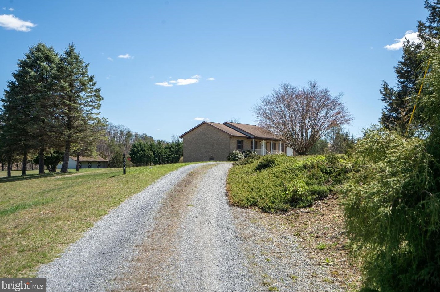 208 Sorrel Ln, Winchester VA  22602-4756 exterior