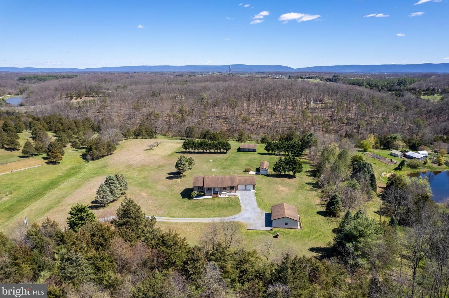 208 Sorrel Ln, Winchester VA  22602-4756 exterior