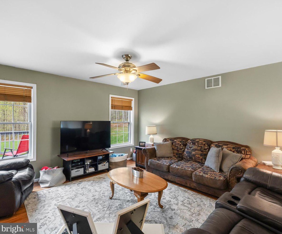 615 Remington Dr, Winchester VA  22602-3633 exterior