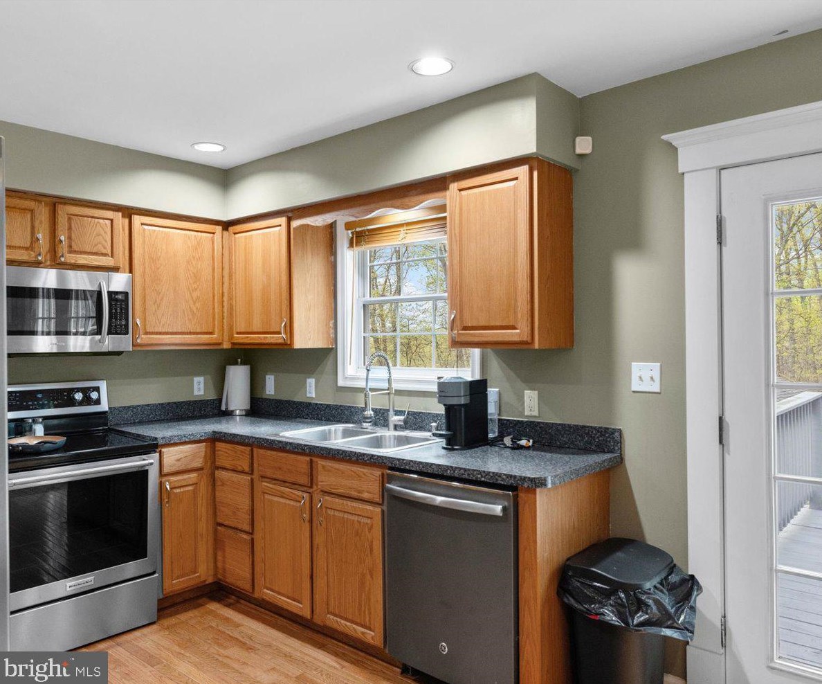 615 Remington Dr, Winchester VA  22602-3633 exterior