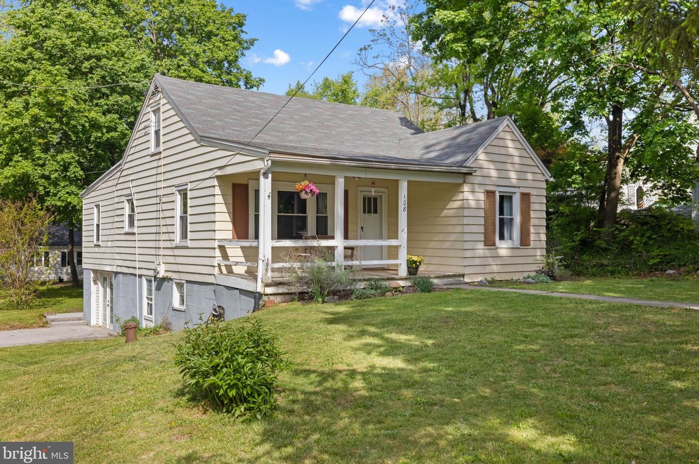 108 Dunbar Ln, Winchester, VA 22603-4118