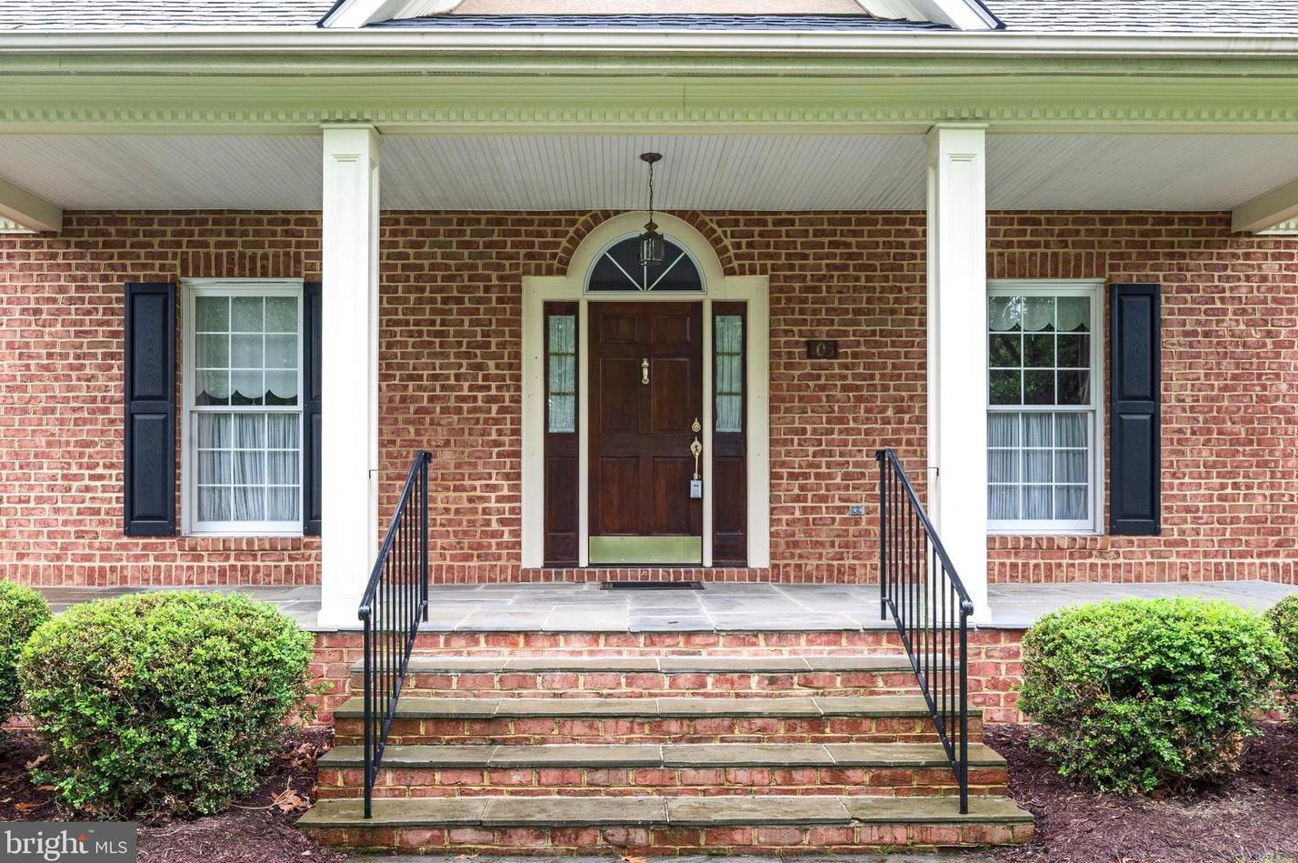 105 Abbey Rd, Winchester, VA 22602-7402