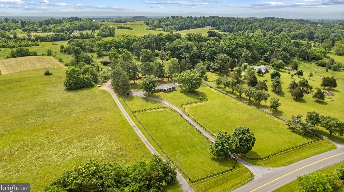 5533 Middle Rd, Winchester VA  22602-2872 exterior