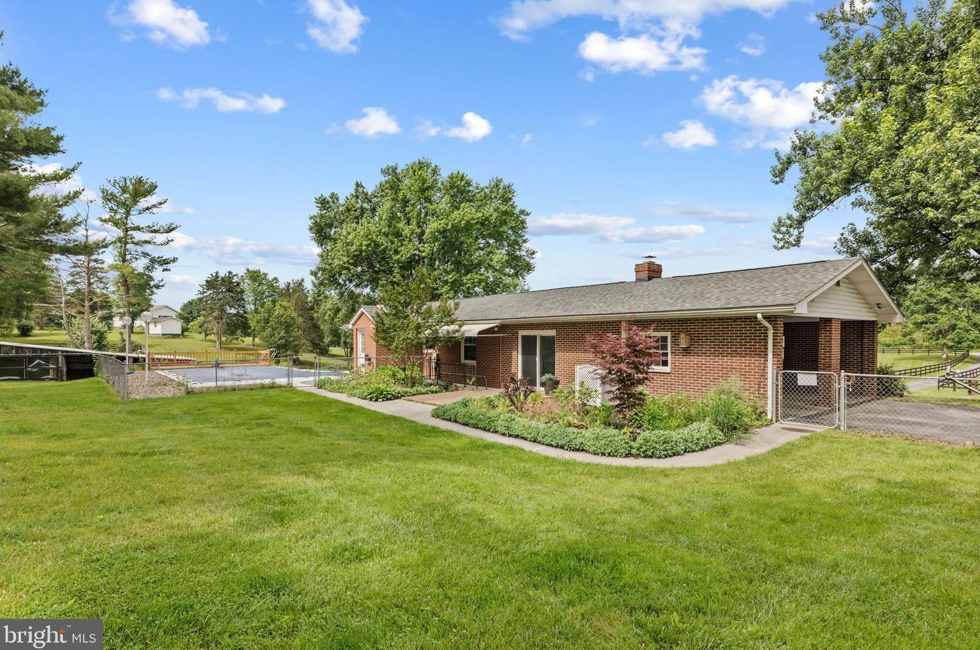 5533 Middle Rd, Winchester VA  22602-2872 exterior