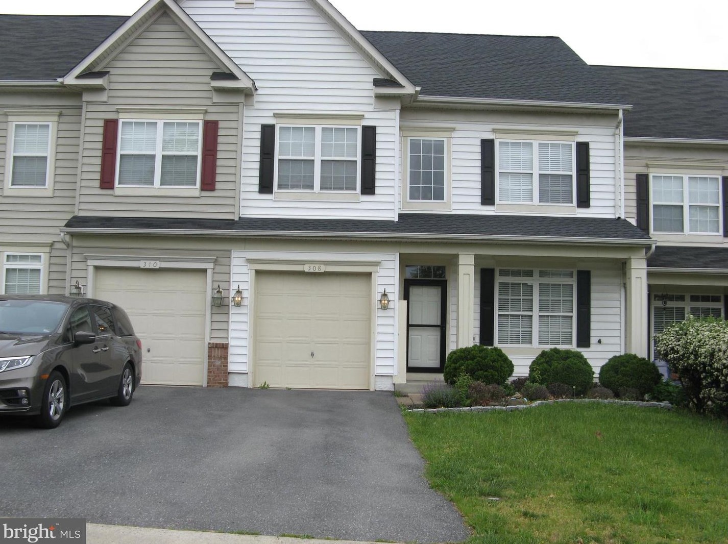 308 London Downs Cir, Stephens City, VA 22655