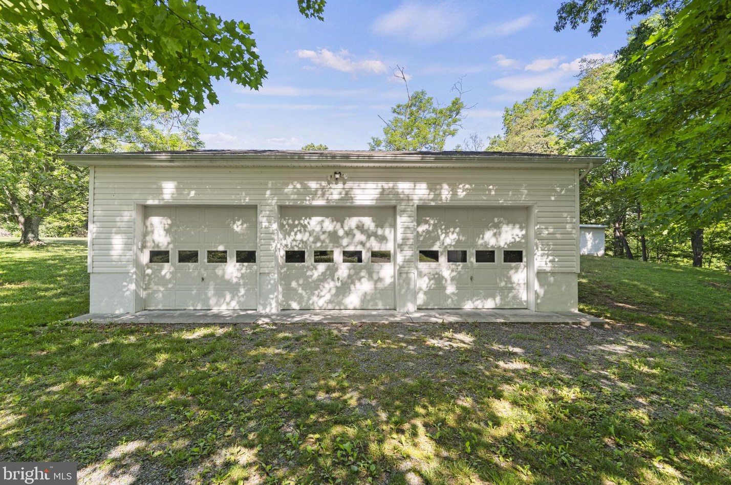 291 Bass Ln, Winchester, VA 22603-1802