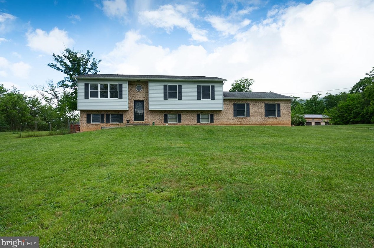 4744 Back Mountain Rd, Winchester, VA 22602-3414
