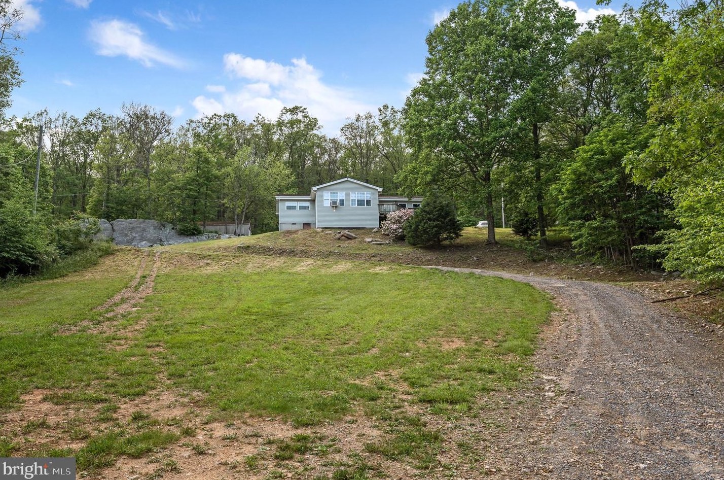 307 Fox Run Ln, Winchester VA  22602-3587 exterior