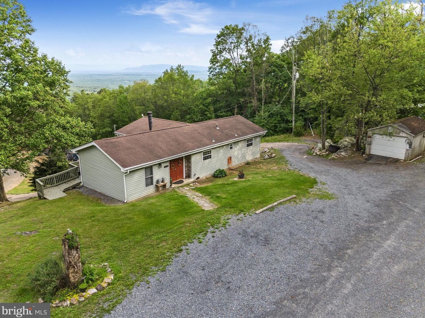 307 Fox Run Ln, Winchester VA  22602-3587 exterior