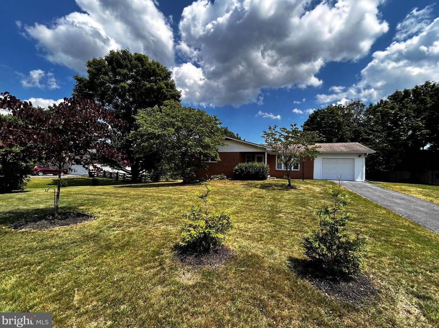 112 Virginia Dr, Stephens City, VA 22655