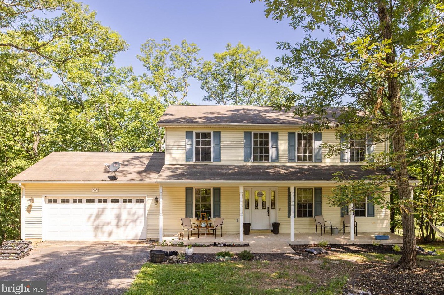 800 S Lakeview Dr, Cross Junction, VA 22625