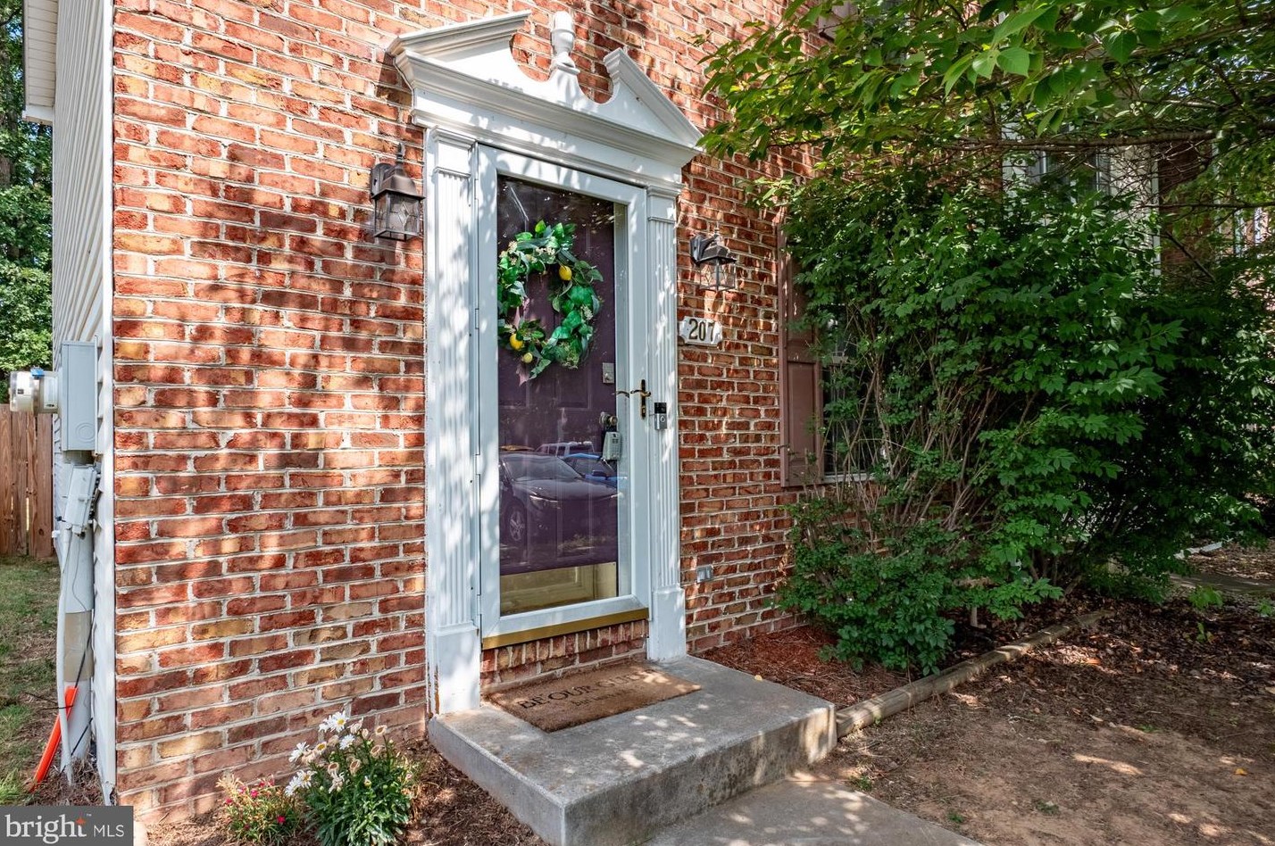 207 Sherando Cir, Stephens City, VA 22655