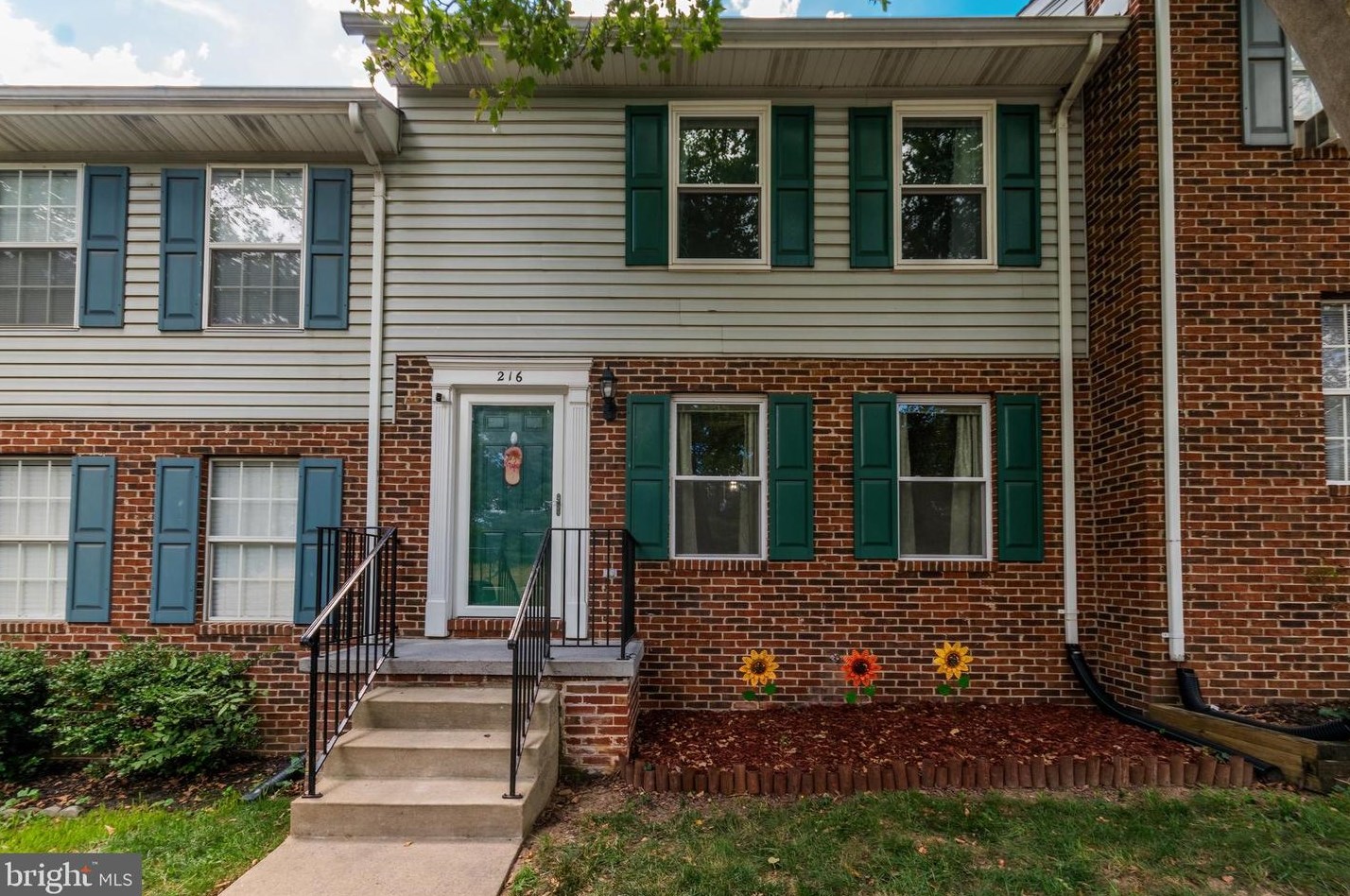 216 Hunter Run Rd, Winchester, VA 22602-6185
