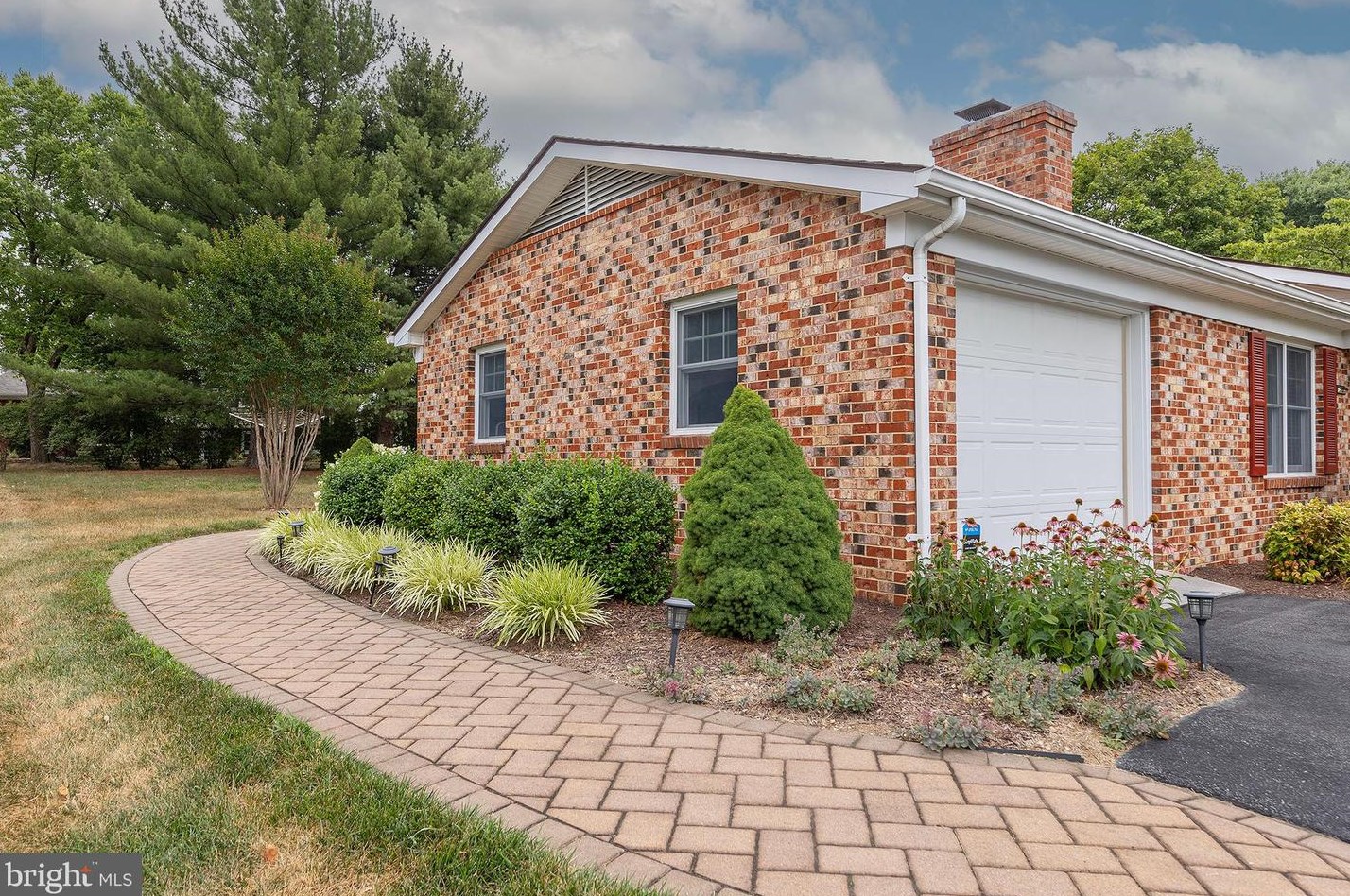 227 Fredericktowne Dr, Stephens City, VA 22655-2756