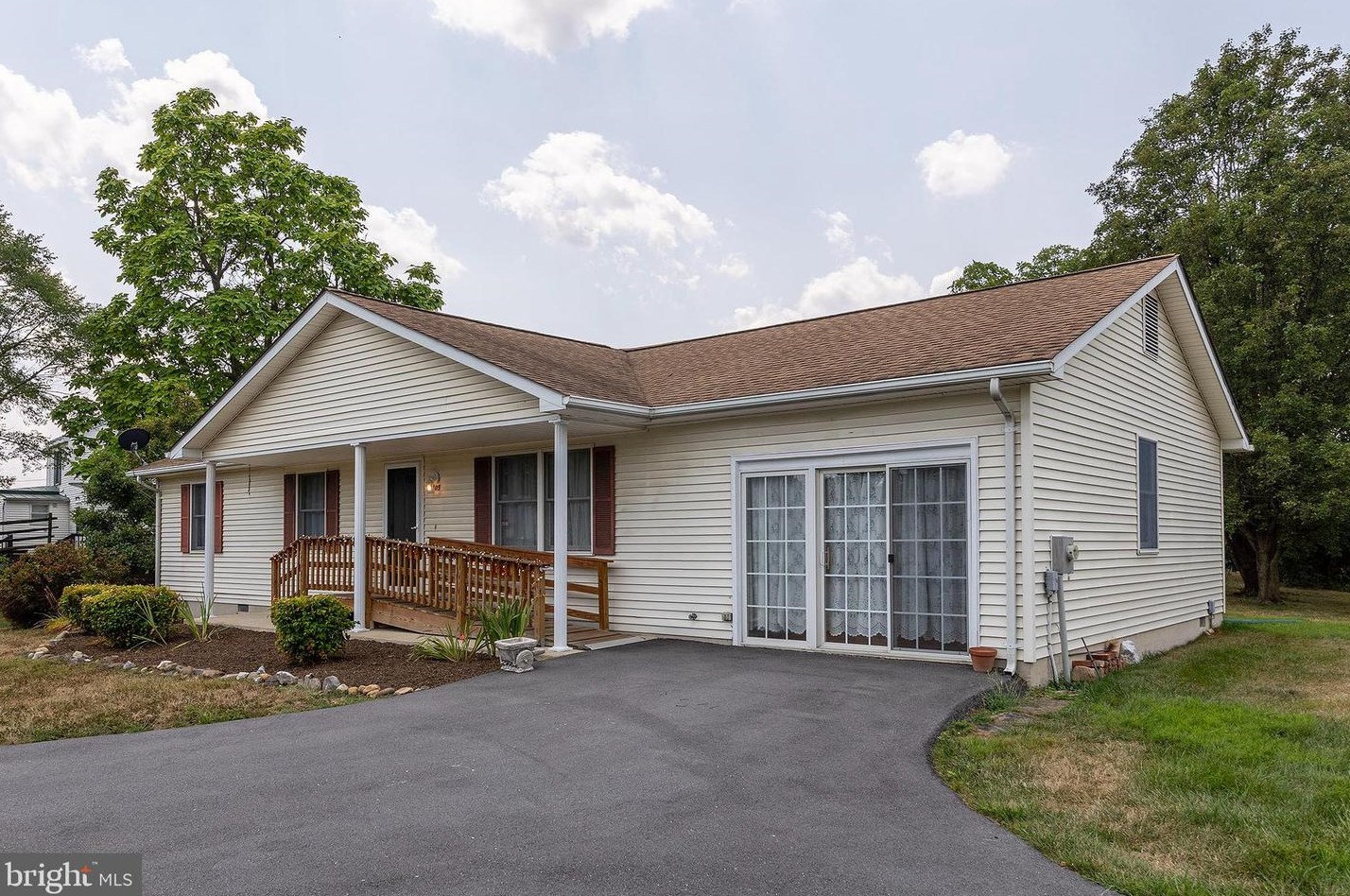105 Price Dr, Winchester, VA 22602