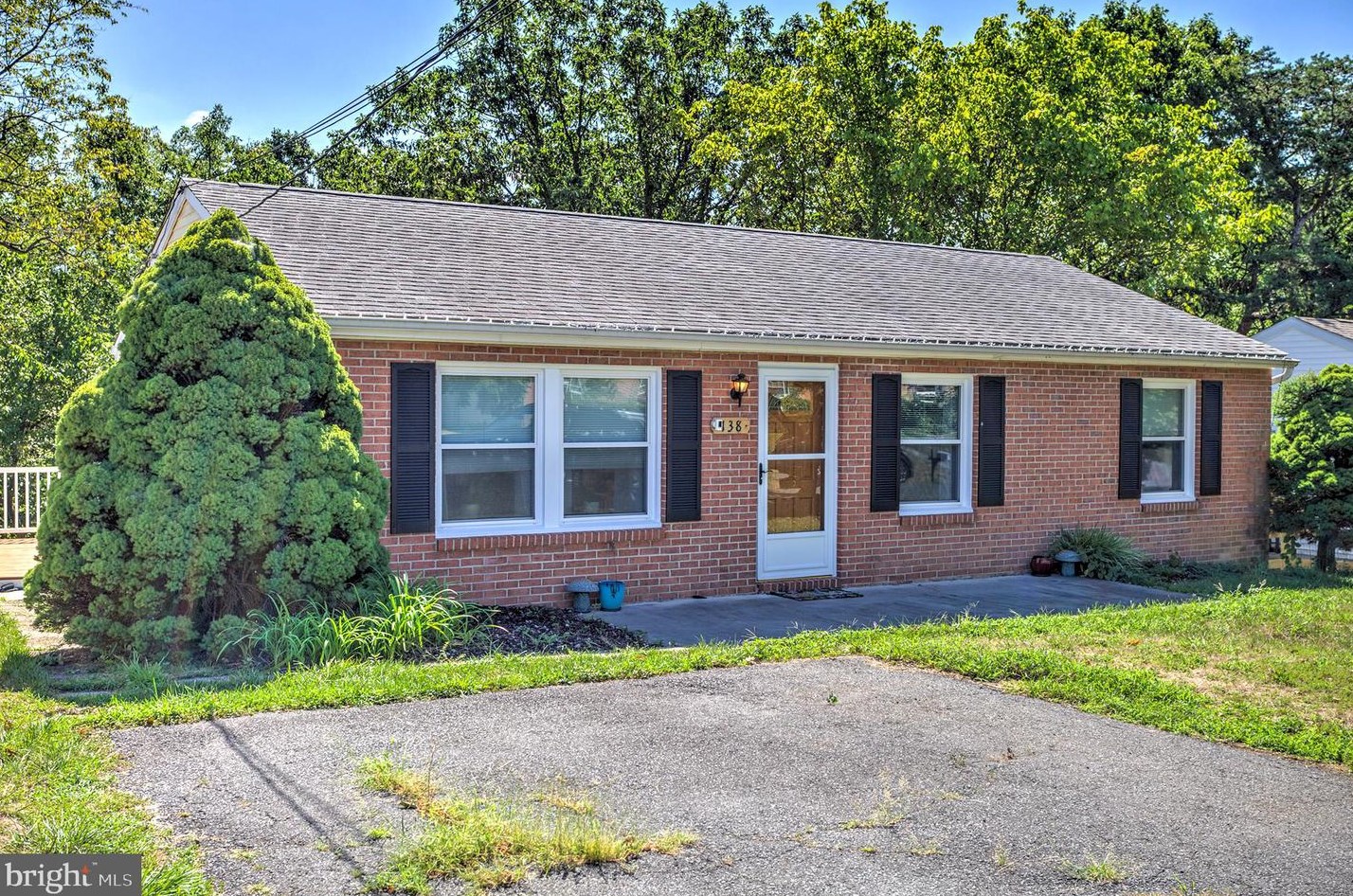 138 Country Park Dr, Winchester, VA 22602