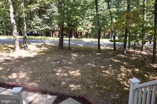 100 Greenbriar Cir, Cross Junction, VA 22625 - Photo 10