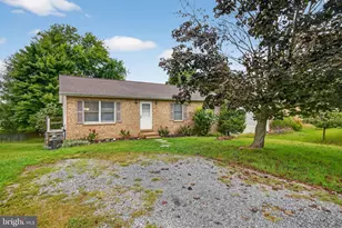 315 Chinkapin Dr, Stephens City, VA 22655 - Photo 2