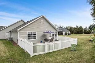 222 Crestwood Ln, Winchester, VA 22602 - Photo 2