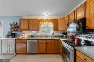 106 Redbud Cir, Cross Junction, VA 22625 - Photo 16