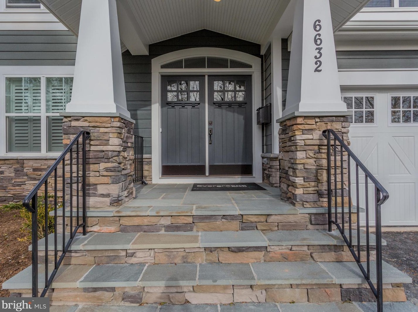 909 Desale St, Vienna, VA 22180-5945