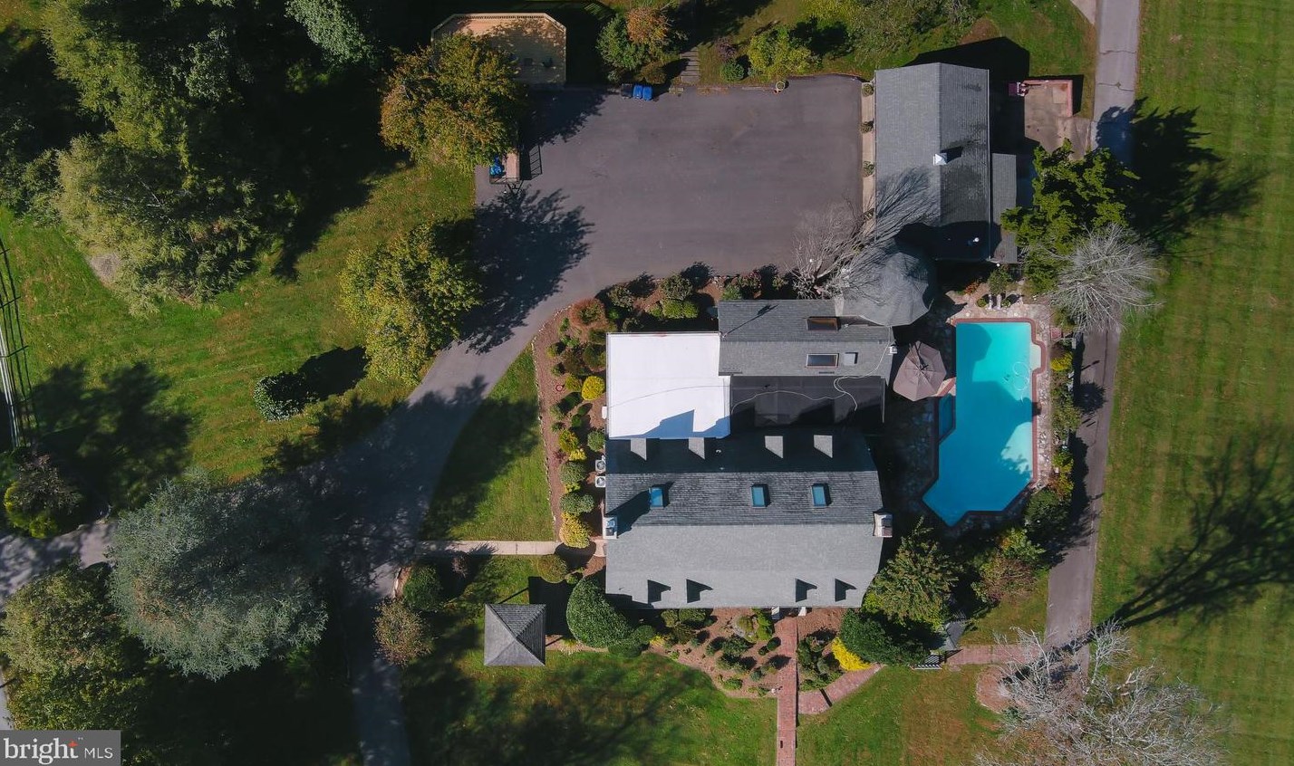 7700 Manor House Dr, Fairfax, VA 22039-2218