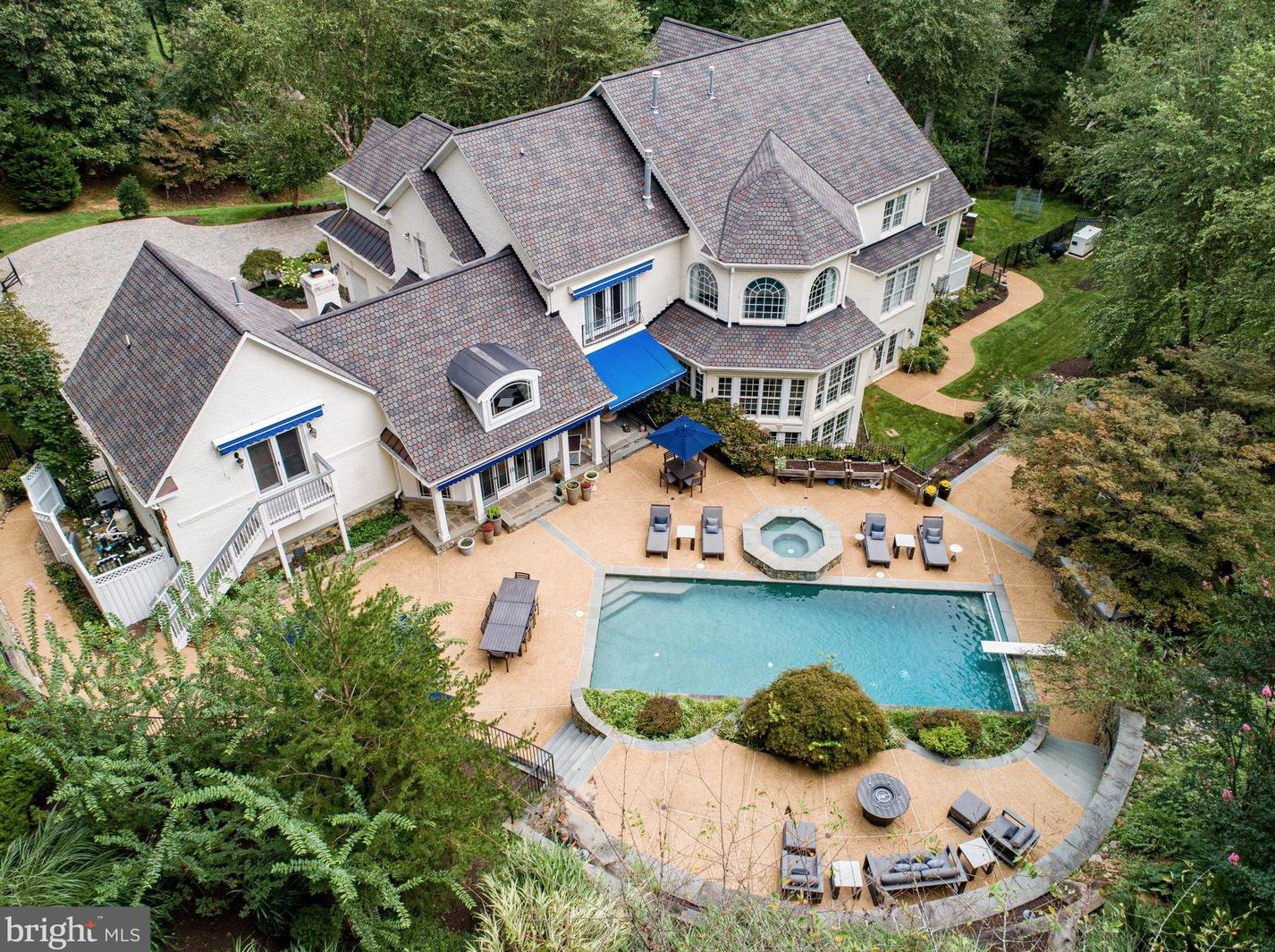 2124 Polo Pointe Dr, Vienna, VA 22181-2846