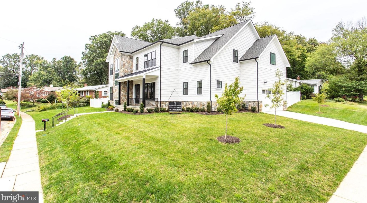 914 Myers Cir, Vienna, VA 22180-6412