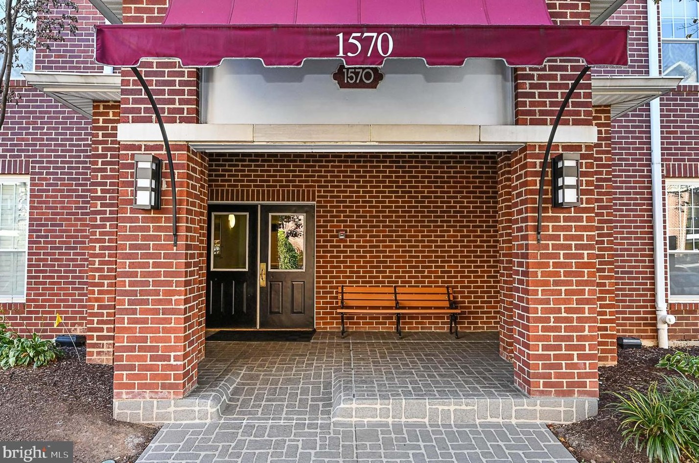 1570 Spring Gate Dr #7302, Mc Lean, VA 22102