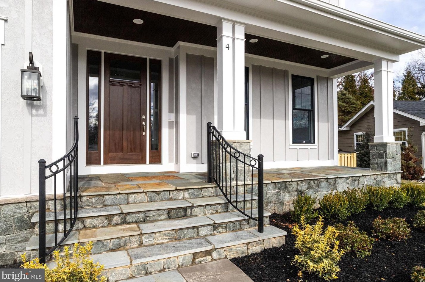 212 Church St, Vienna, VA 22180-4433