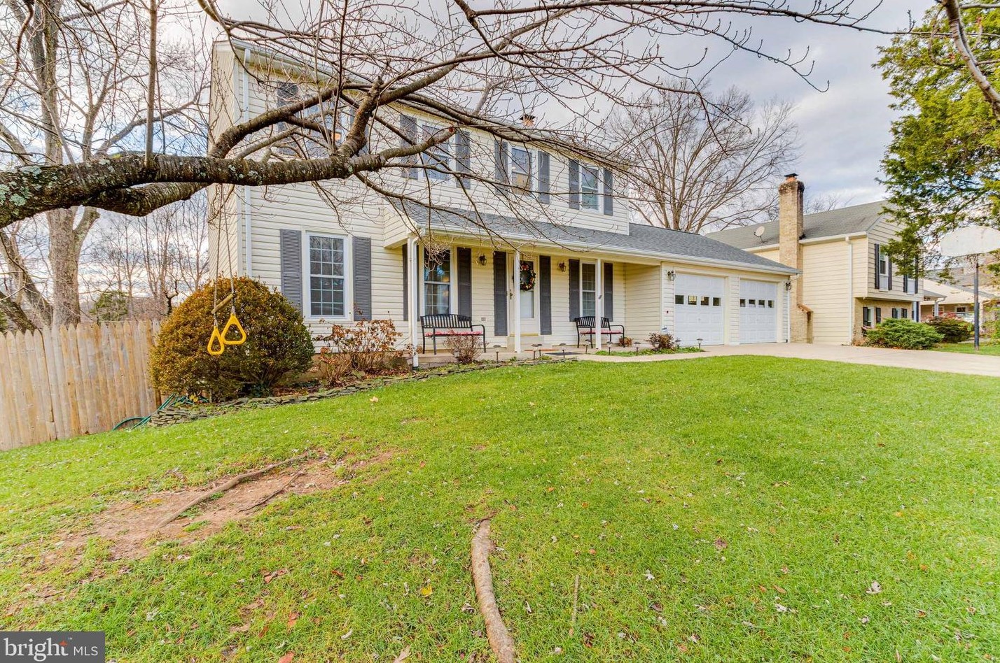 4361 Farm House Ln, Fairfax, VA 22032-1616