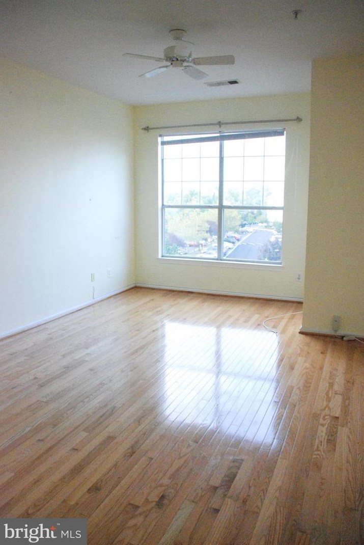 1521 Spring Gate Dr. #10303, Mc Lean, VA 22102