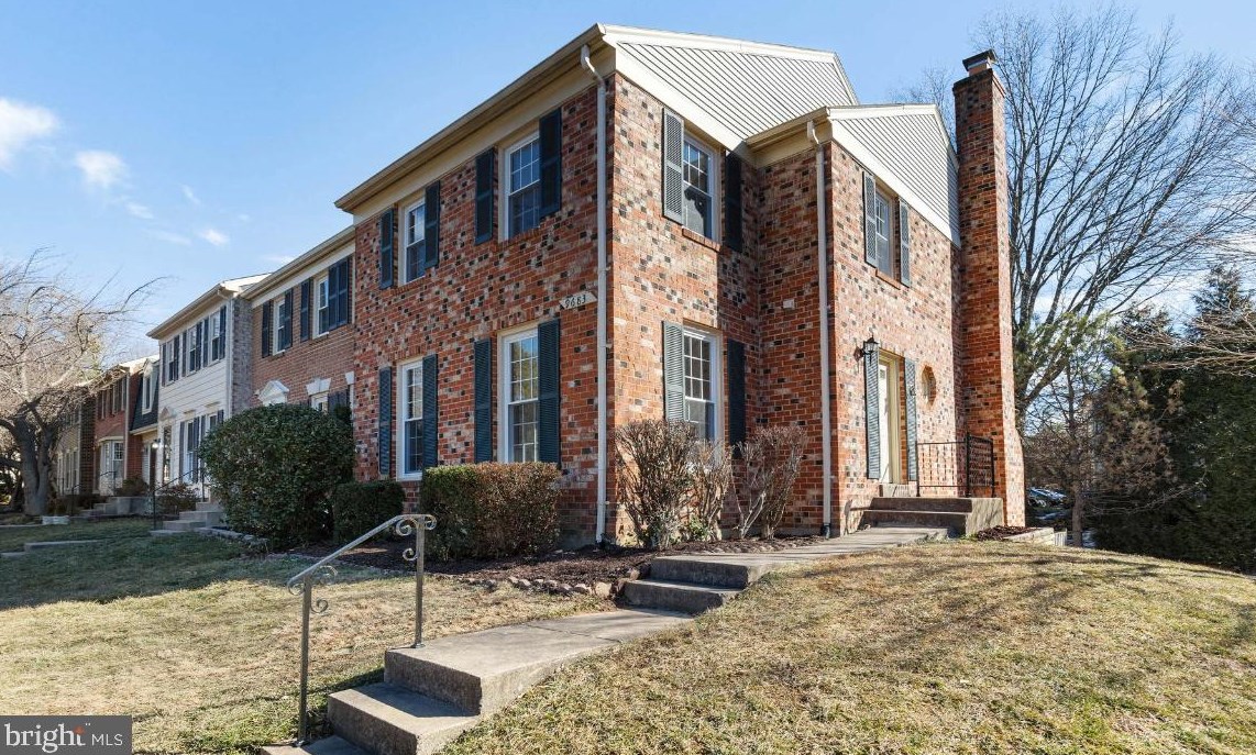 9683 Scotch Haven Dr, Vienna, VA 22181-6130