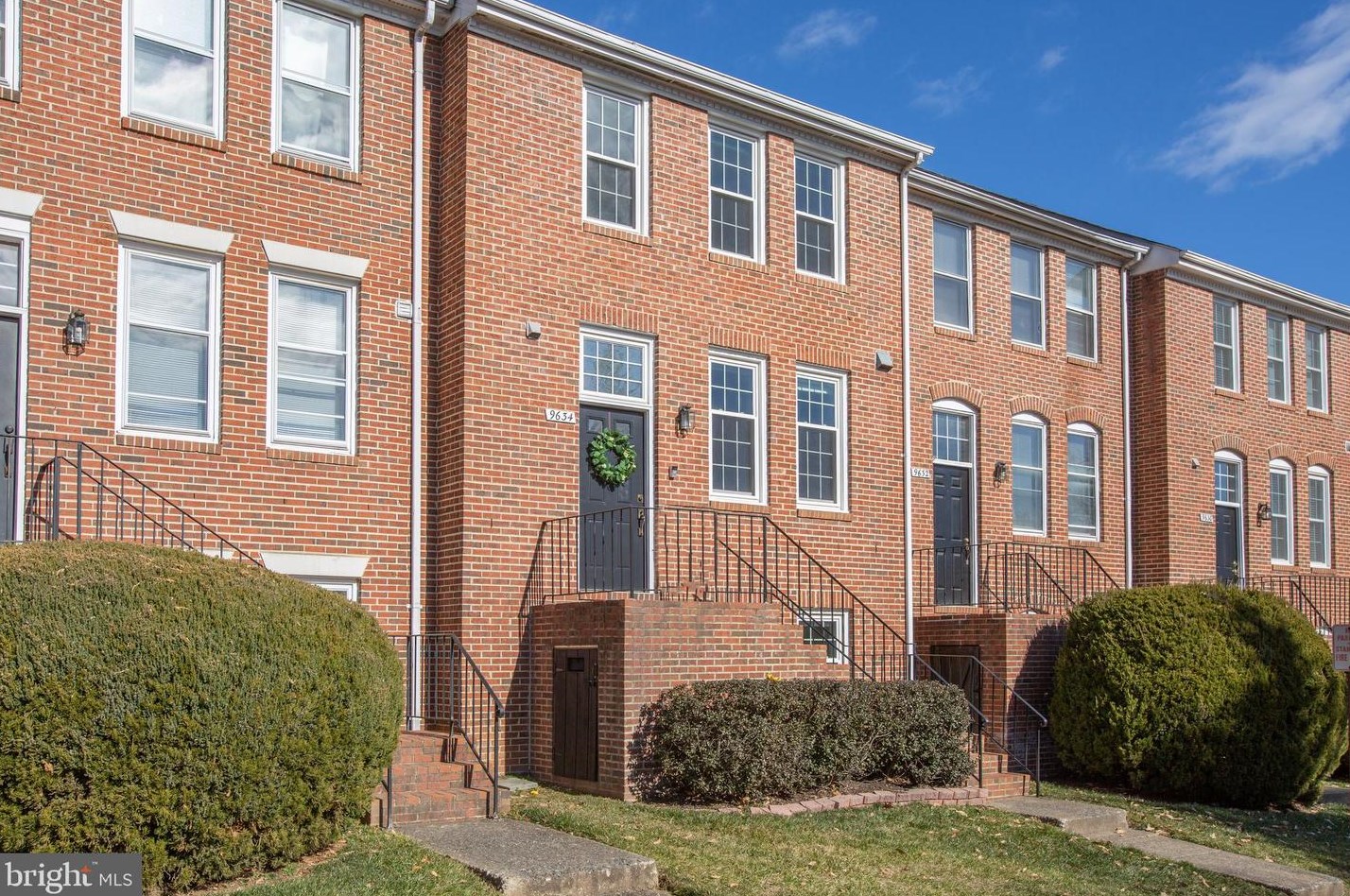 9634 Sutton Green Ct, Vienna, VA 22181-6105
