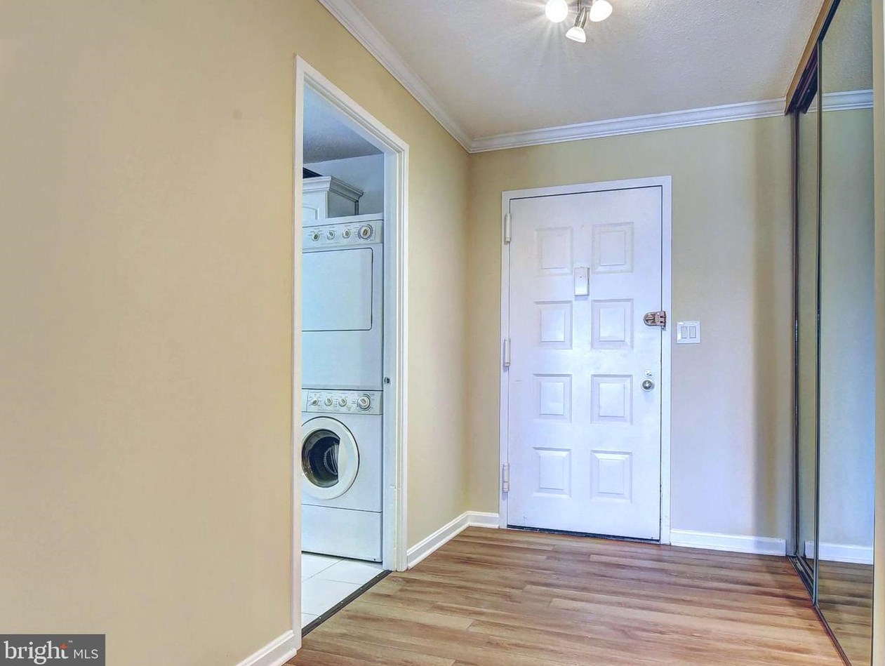 8340 Greensboro Dr Apt 614, Mc Lean, VA 22102