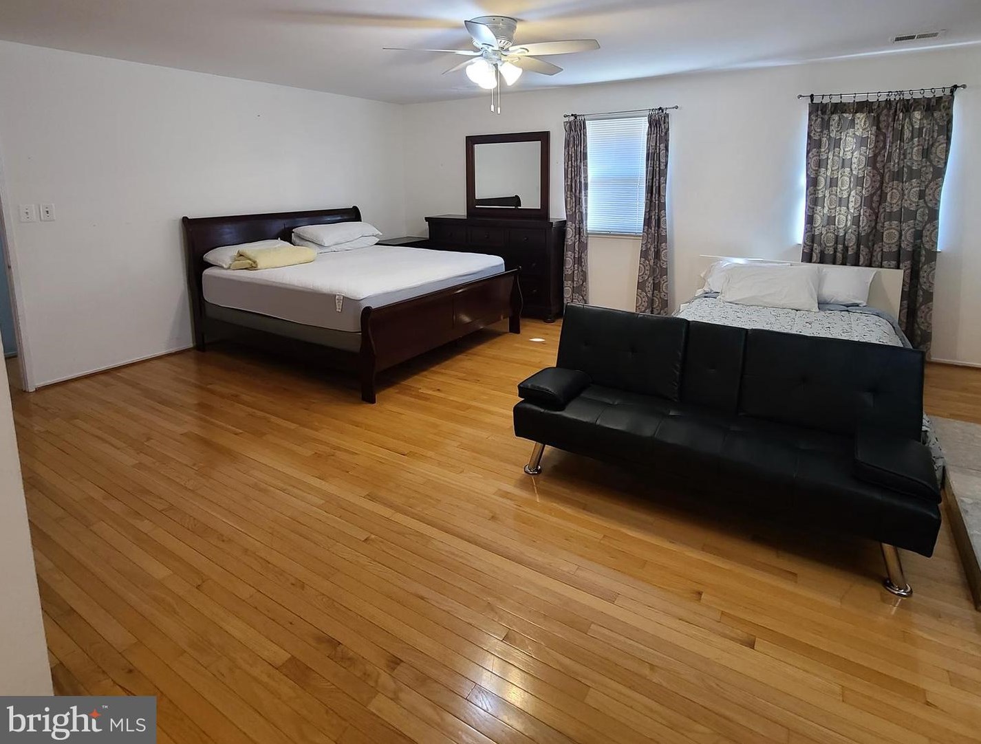 8726 Litwalton Ct, Vienna VA  22182-5012 exterior