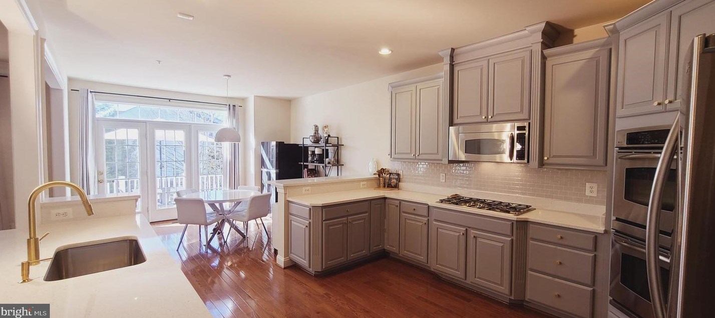 8704 Esquire Crossing Ln, Vienna, VA 22180-7088