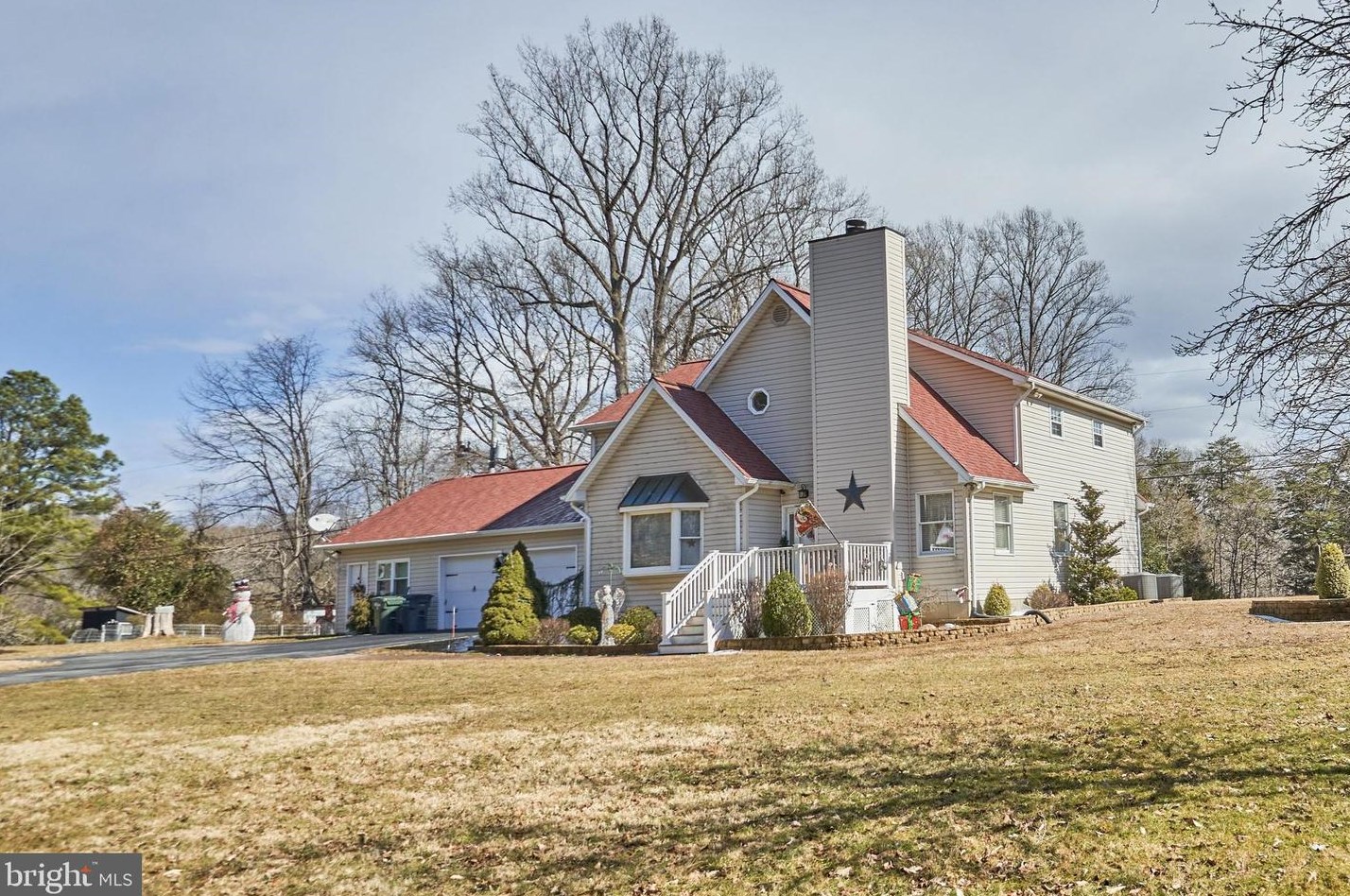 8137 Crestridge Rd, Fairfax, VA 22039-2312
