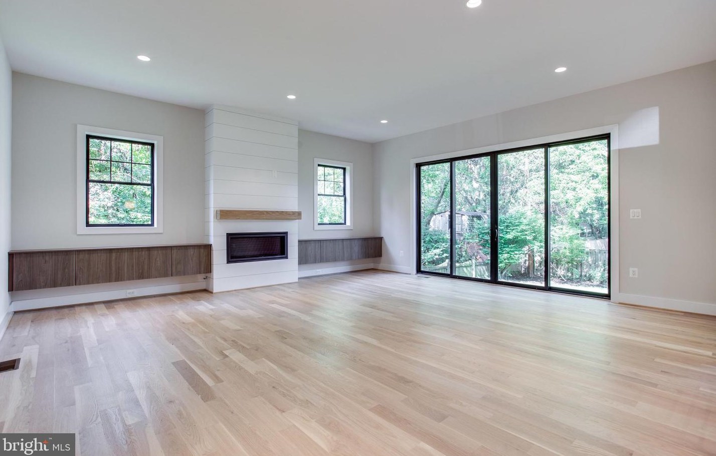 105 Oak St, Vienna, VA 22180-6318