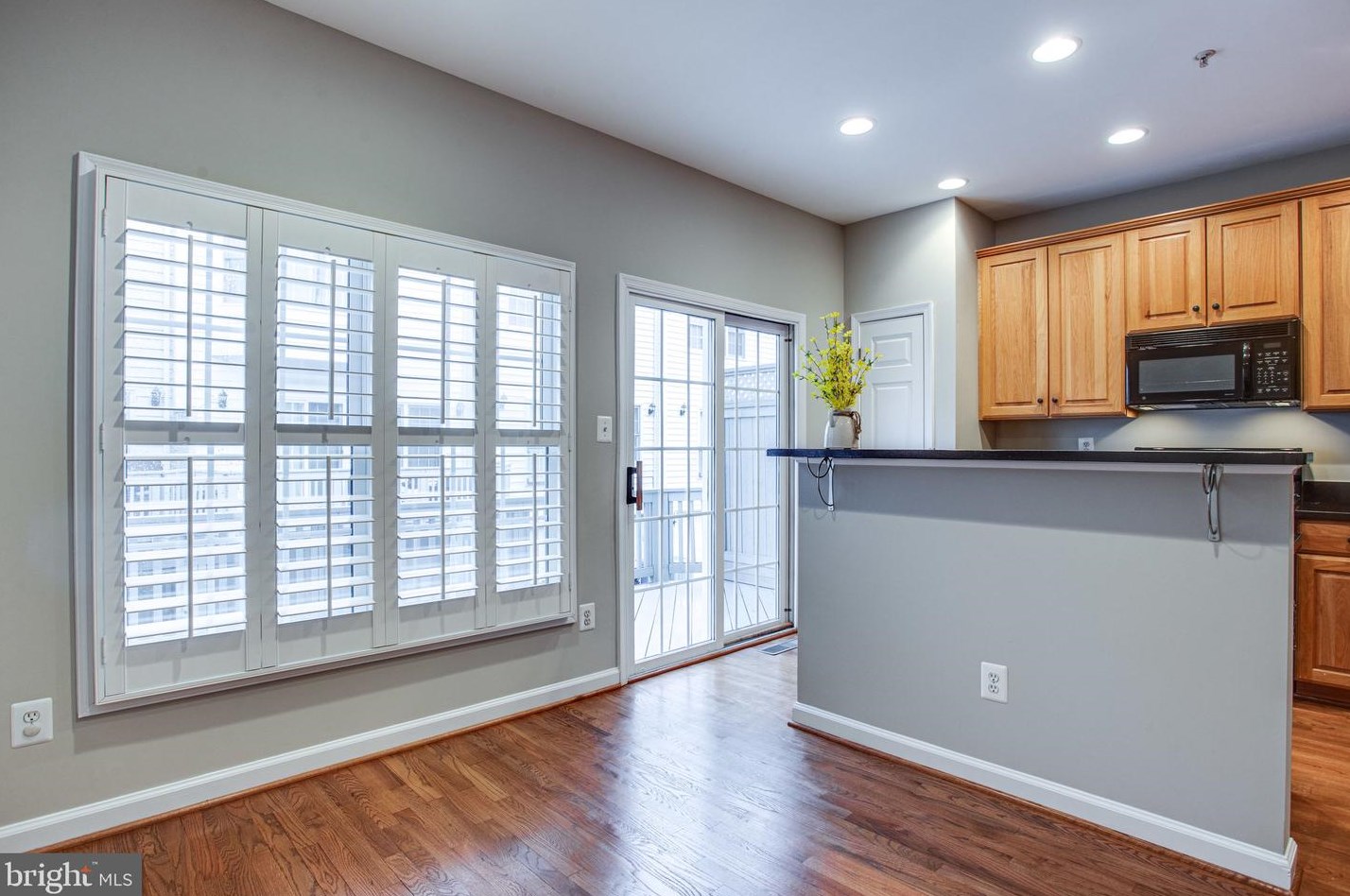 8896 Ashgrove House Ln, Vienna VA 22182-5550 exterior