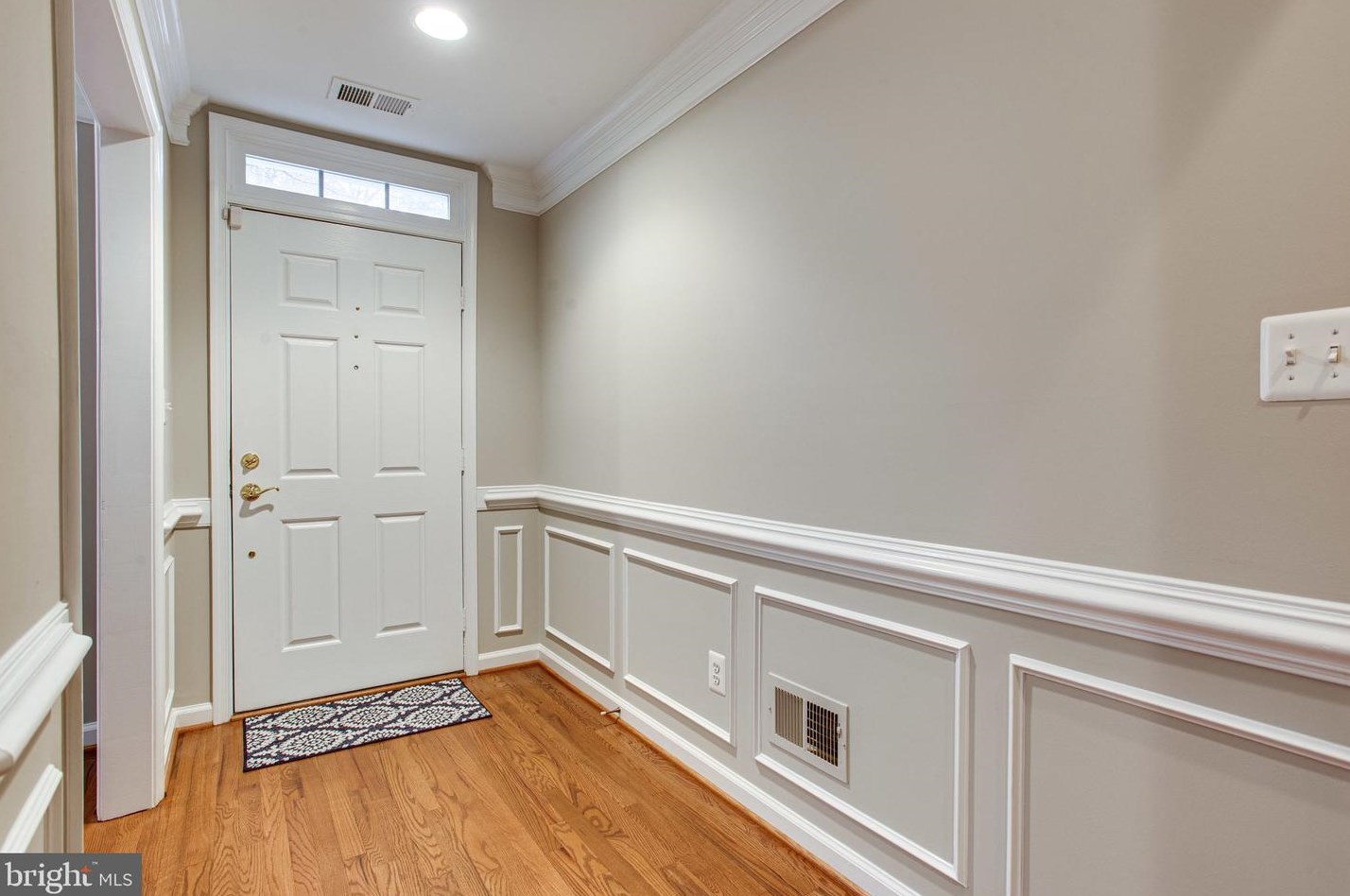 8896 Ashgrove House Ln, Vienna, VA 22182-5550