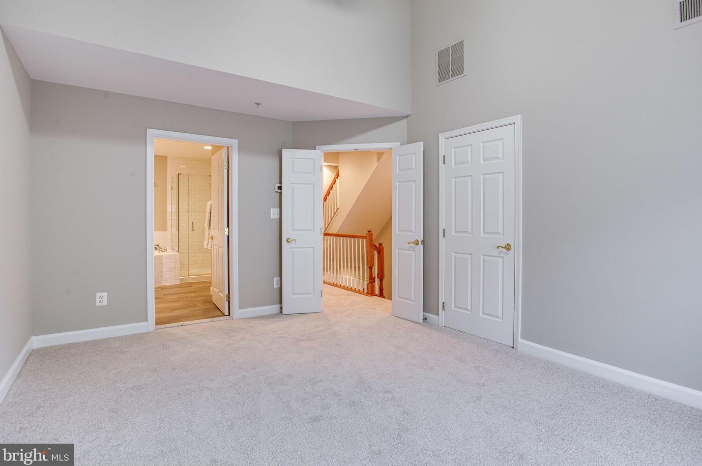 8896 Ashgrove House Ln, Vienna VA 22182-5550 exterior