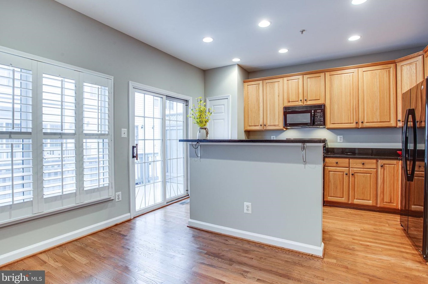 8896 Ashgrove House Ln, Vienna VA 22182-5550 exterior