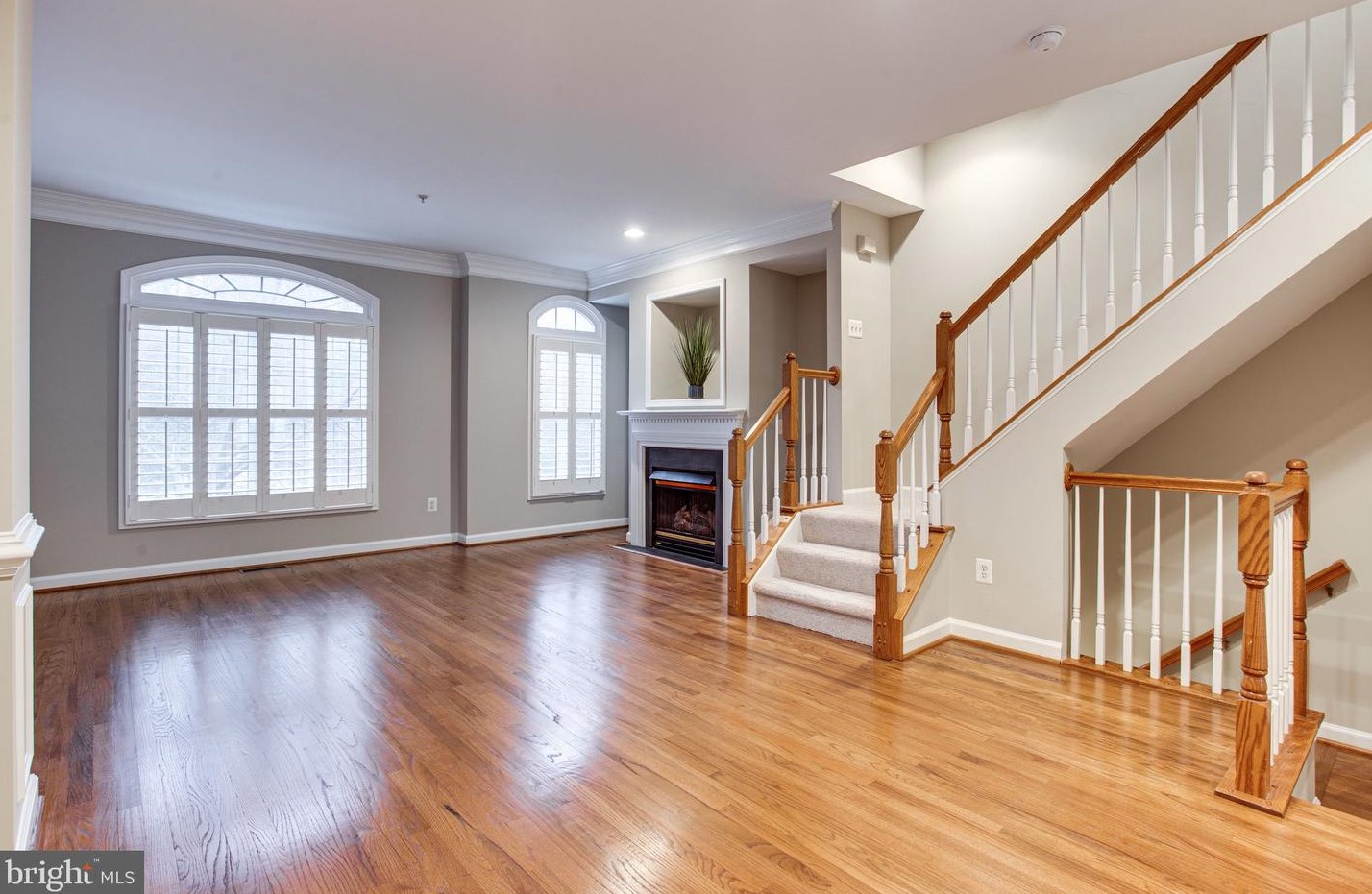 8896 Ashgrove House Ln, Vienna VA 22182-5550 exterior