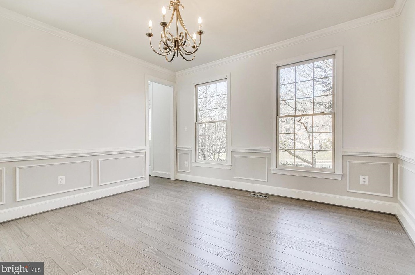 5605 Virginia Chase Dr, Centreville, VA 20120-3444