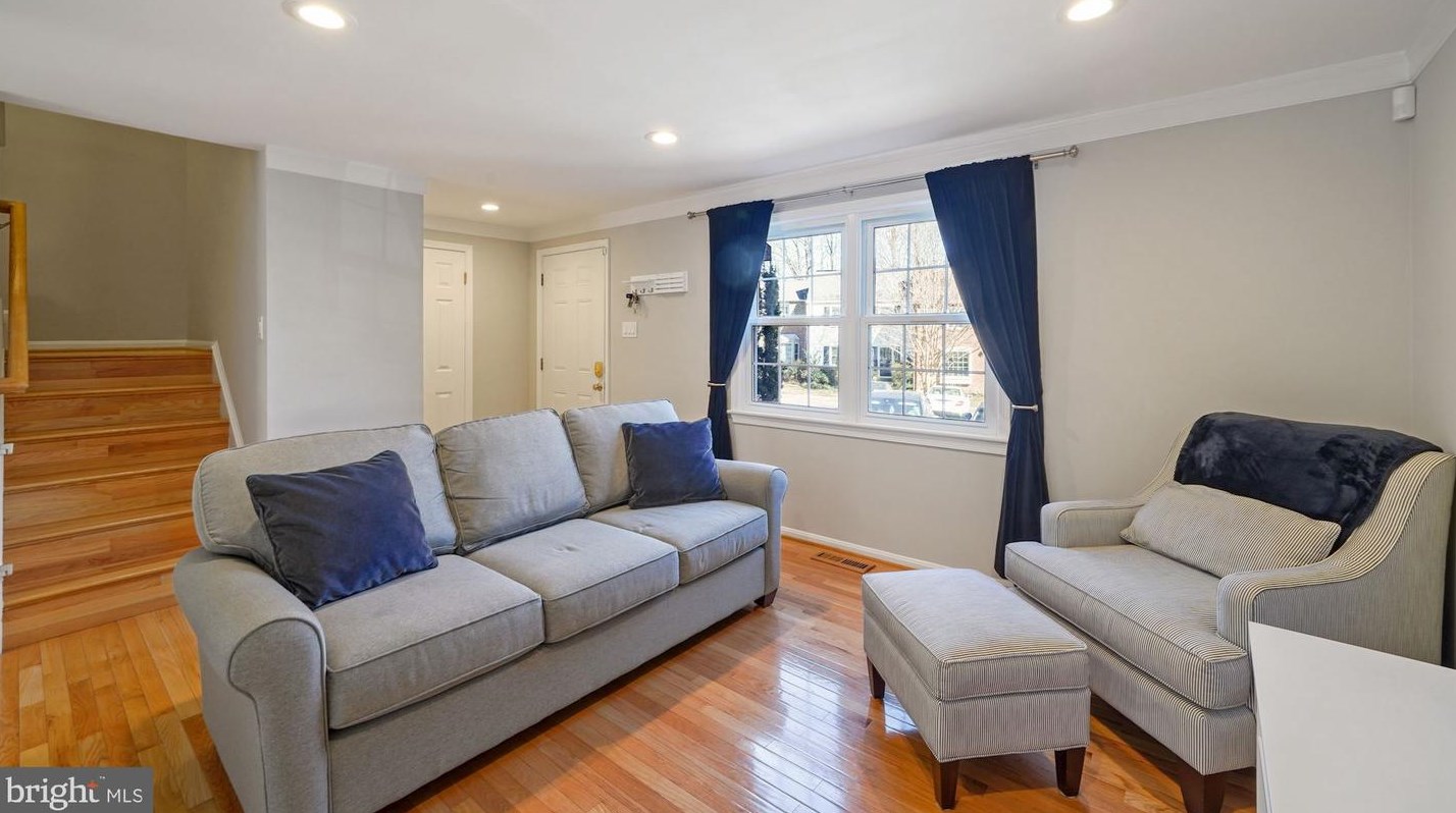 2904 Everleigh Way, Fairfax, VA 22031-2054