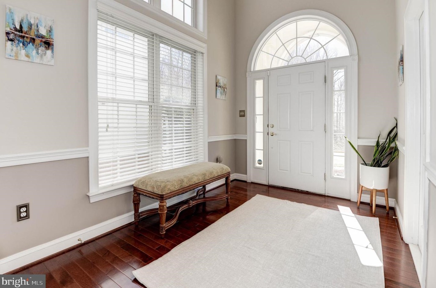 9210 Sycamore Crest Dr, Fairfax, VA 22031-1349